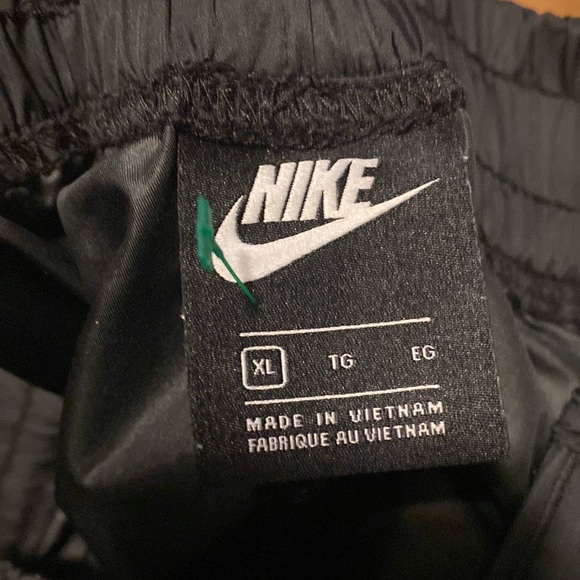 2 Nike shorts size XL - Picture 6 of 10